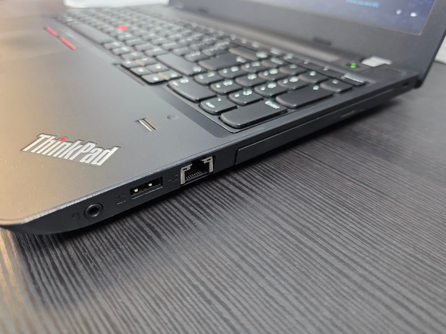 Lenovo ThinkPad E570 15.6" Intel Core i5 7200U