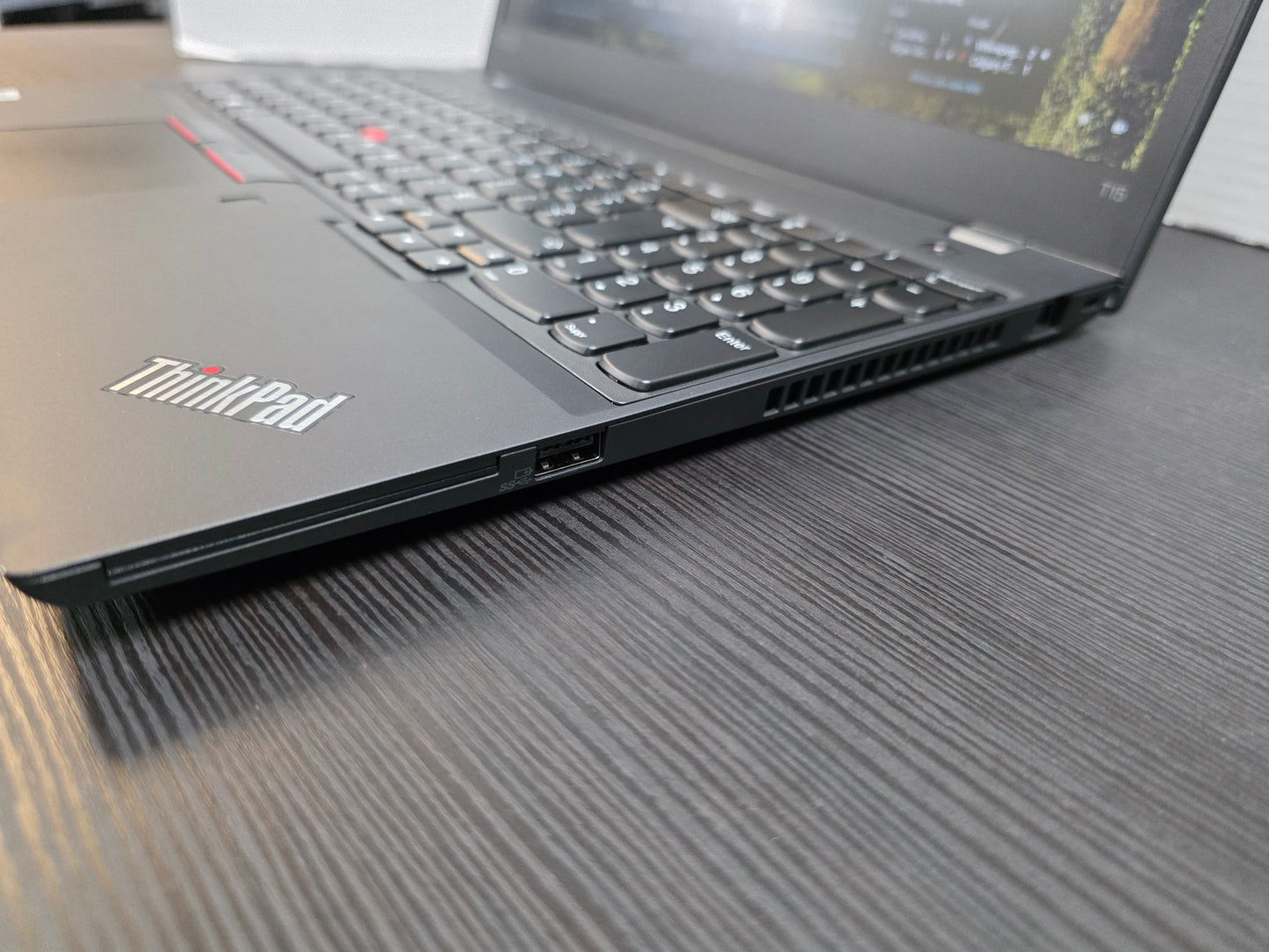 Lenovo ThinkPad T15 Gen 1 15.6" Intel Core i5 10210U