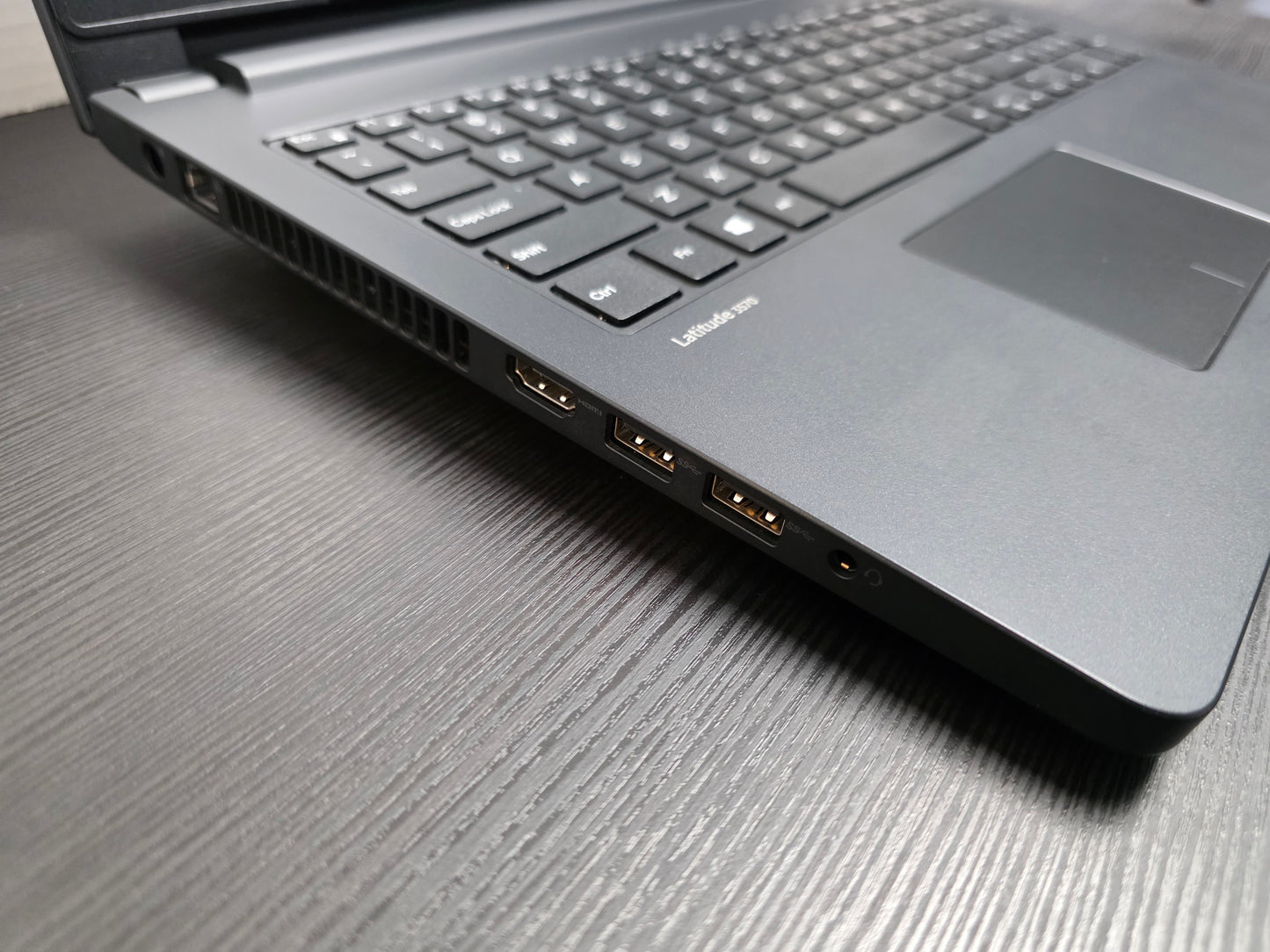 Dell Latitude 3570 15.6" Intel Core i5 6200U
