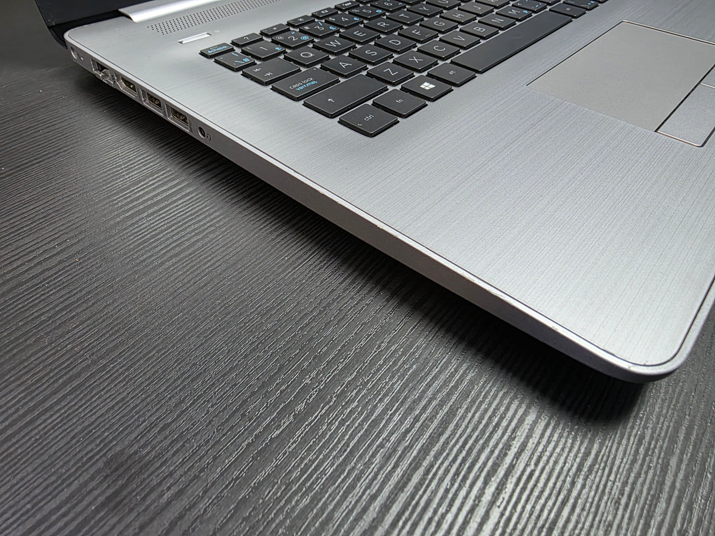 HP ProBook 470 G7 17.3" Intel Core i5 10210U (AMD Radeon)