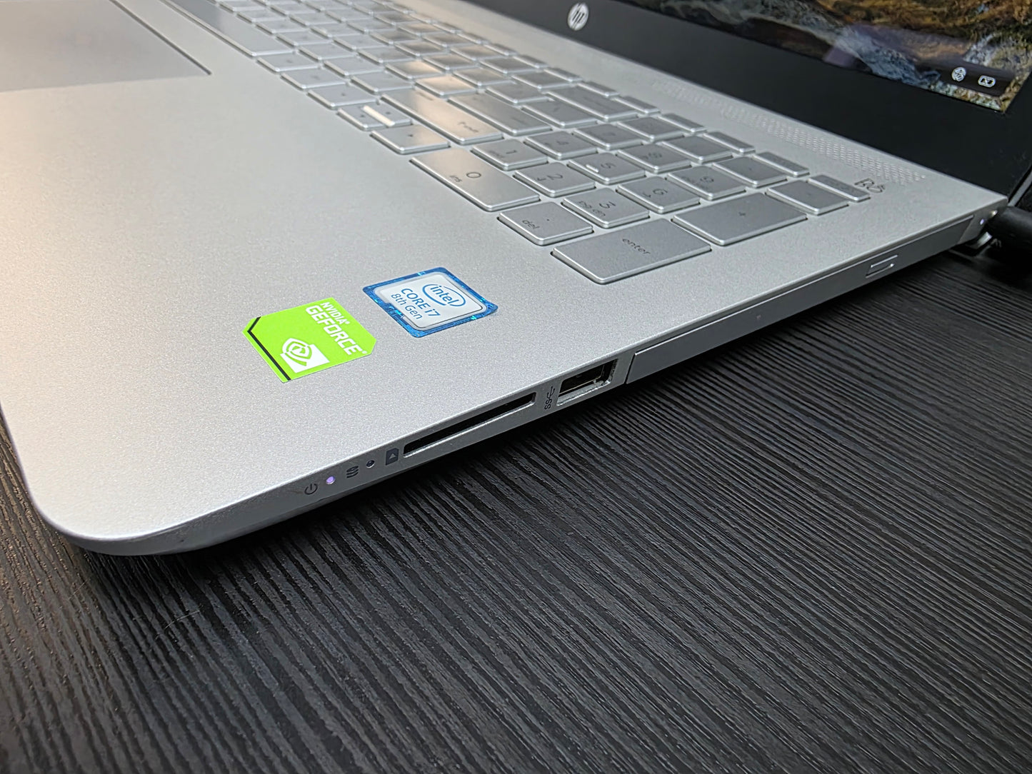 HP 15-cc195cl 15.6" Intel Core i7 8550U (NVIDIA)
